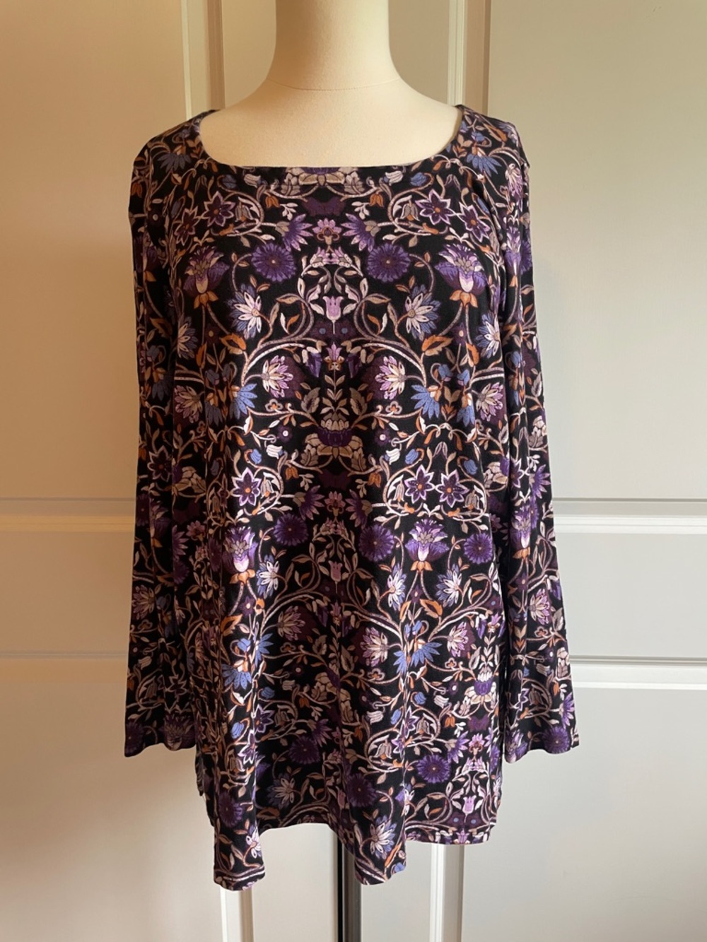 J. Jill Purple and Black Floral Tunic Size Medium